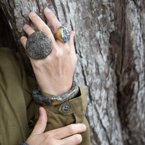 Sculpted Textured Circle Ring. Size 7. - Image 2