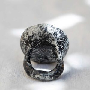 Sculpted Black and White with Gold Ring. Size 8. - Image 3