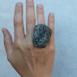 Sculpted Textured Ring. Size 5,5. - Image 6