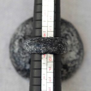 Sculpted Stone Circle Ring. Size 6,5. - Image 7