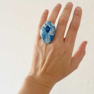Sculpted Blue Ring with Glass. Size 6,5. - Image 3