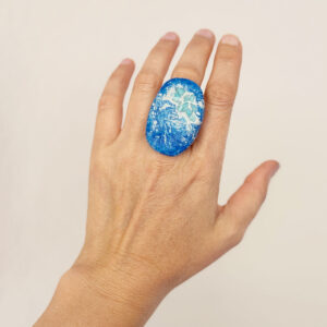 Sculpted Blue Ring with Glass Chips. Size 7. - Image 4