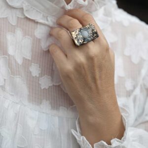 Ring with Beach Pebble and Gold. Size 6,5. - Image 3