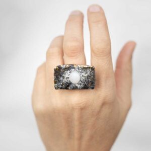 Ring with Beach Pebble and Gold. Size 6,5. - Image 2