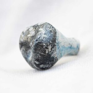 Sculpted Blue and Black Ring. Size 7. - Image 3