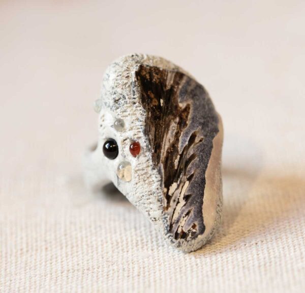 Ring with Sea Shell and Glass Drops. Size 7,5.